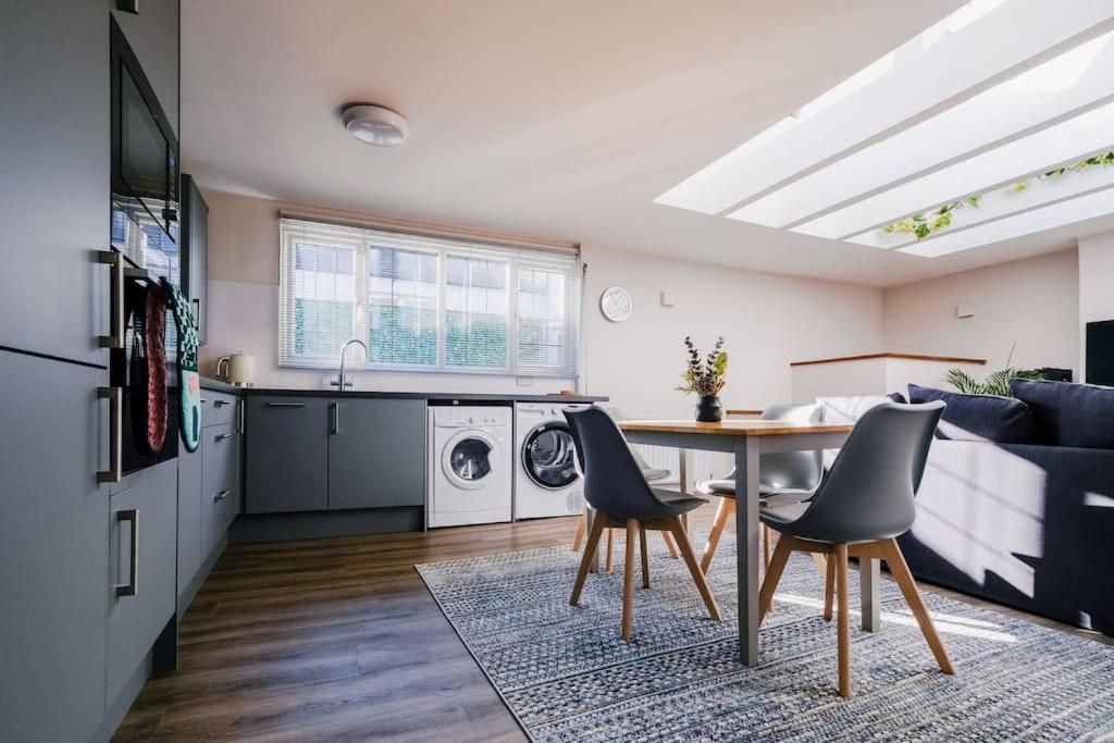 Light And Spacious Loft Apartment In Town Centre Southampton Eksteriør bilde